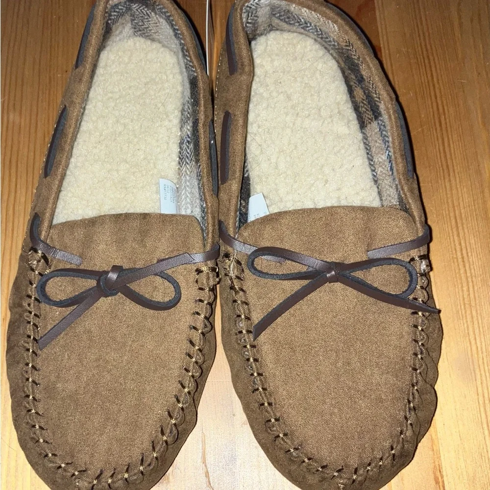 New w/Tag Cat & Jack Target Brown Slippers Cozy Comfort size 5